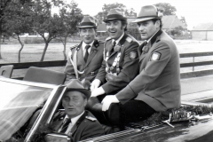 1983-002